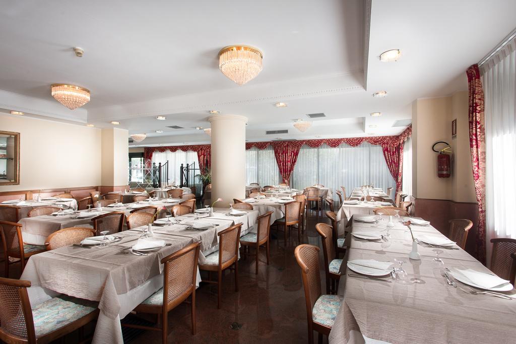 Hotel Zeus Cesenatico Luaran gambar