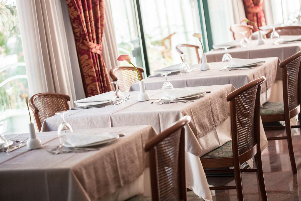 Hotel Zeus Cesenatico Luaran gambar
