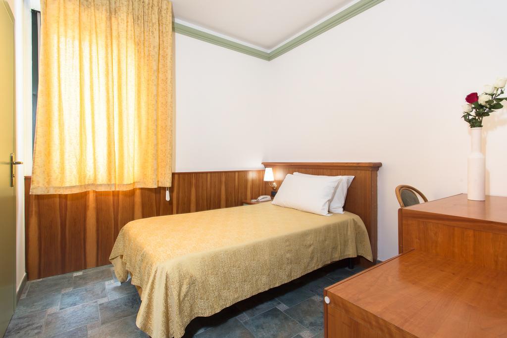 Hotel Zeus Cesenatico Bilik gambar