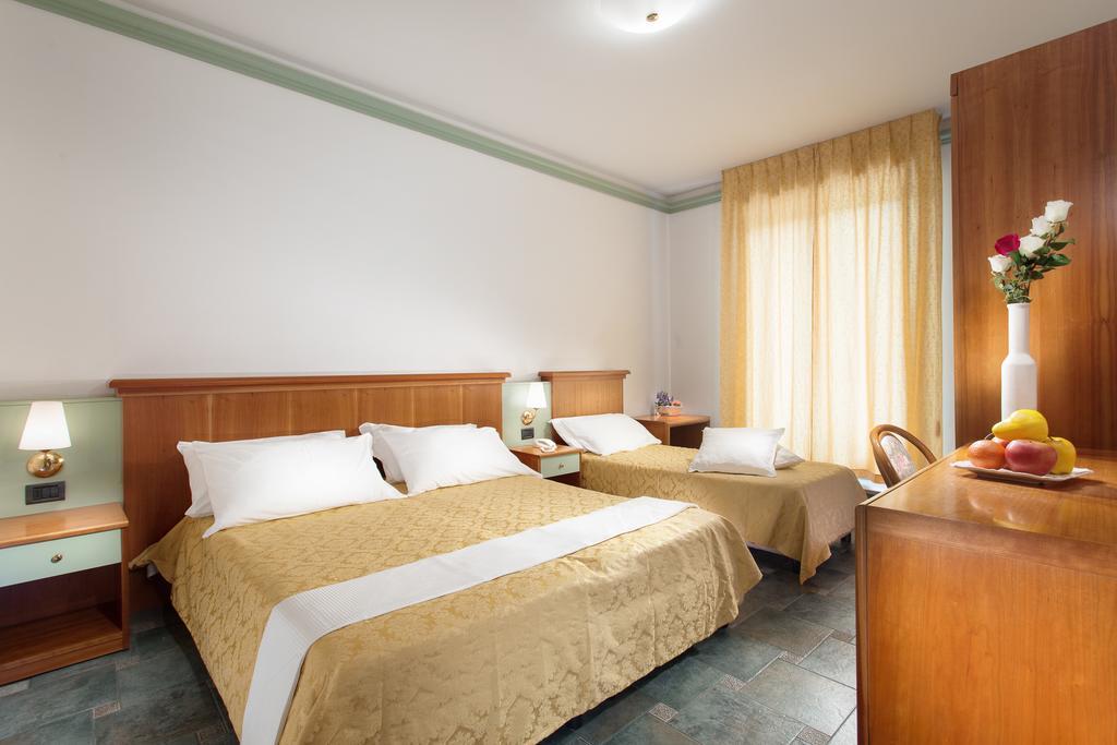 Hotel Zeus Cesenatico Bilik gambar