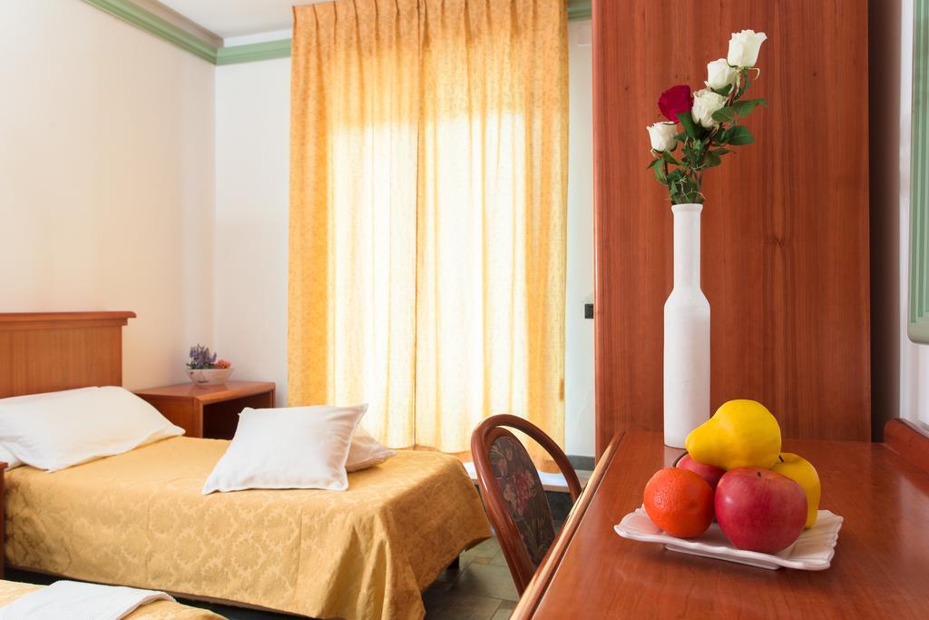 Hotel Zeus Cesenatico Luaran gambar