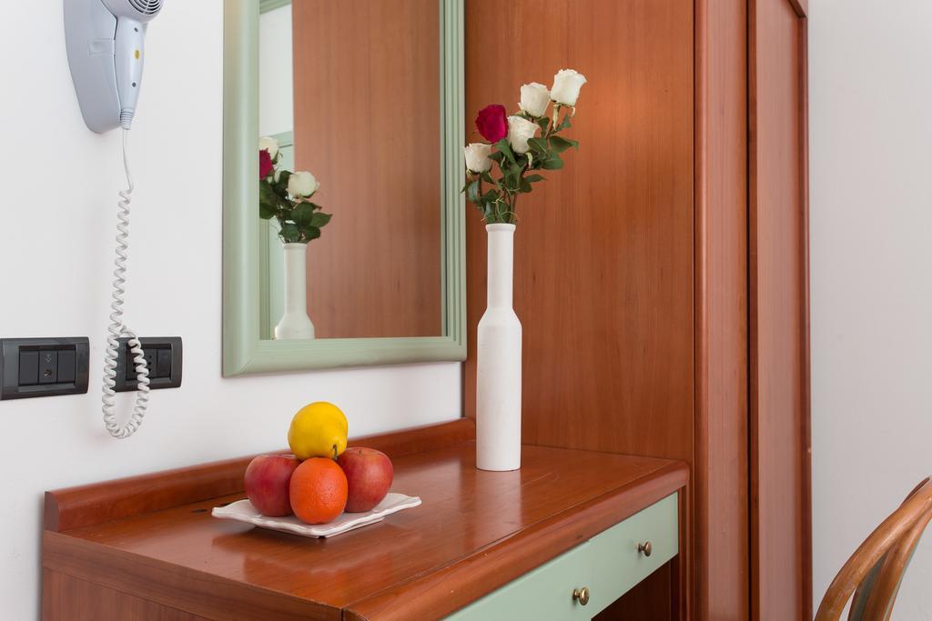 Hotel Zeus Cesenatico Bilik gambar
